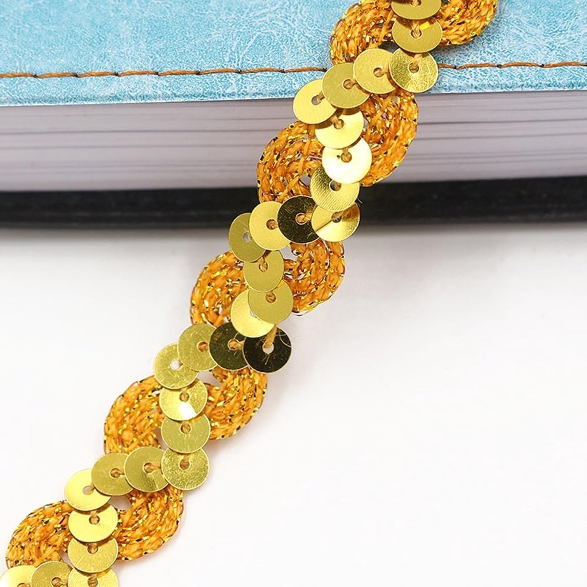 Paillettenlint glitter applicatie 15 mm kledingaccessoires S-vormige pailletten trim golvende elastische pailletten voor podiumkostuums (diep goud, 25 m)