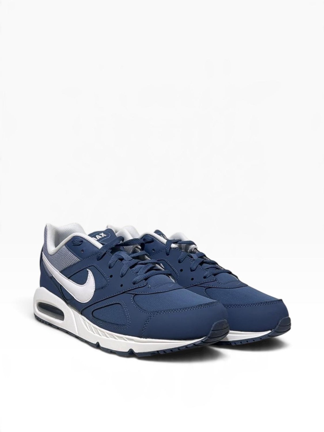 Nike Air Max Ivo Sneakers Blauw