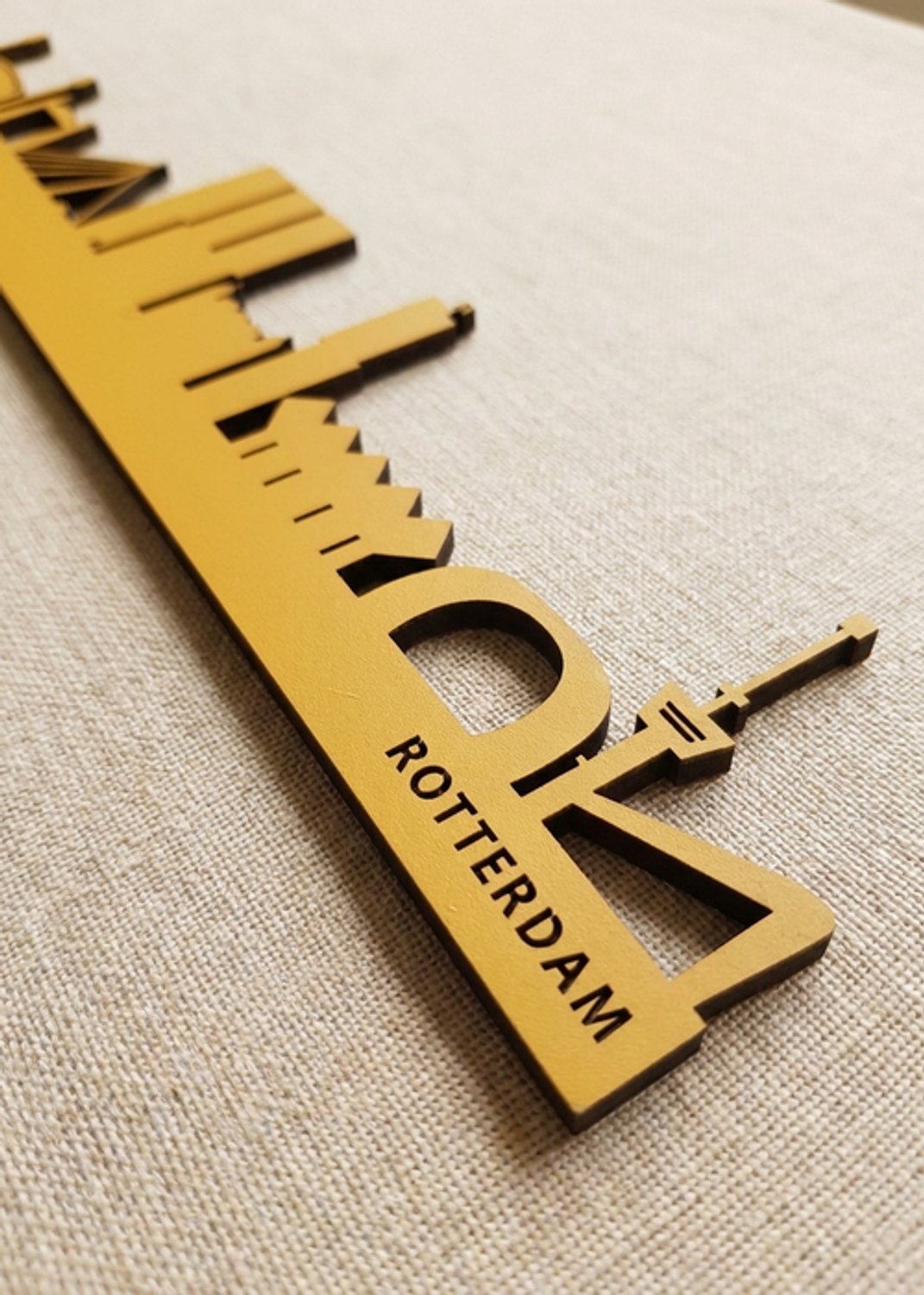 Houten Skyline Rotterdam | Wanddecoratie voor aan de muur | Geel MDF | 100 x 20 cm