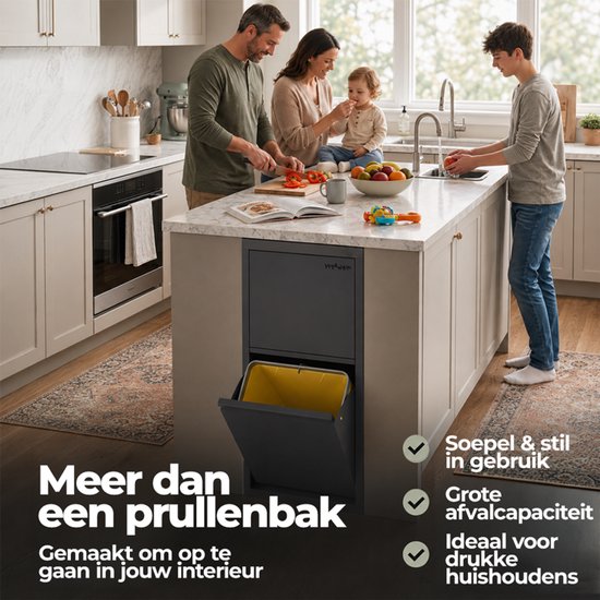 Modern keukeneiland met een zwarte prullenbak met een gele emmer, terwijl een gezin in de keuken bezig is.
