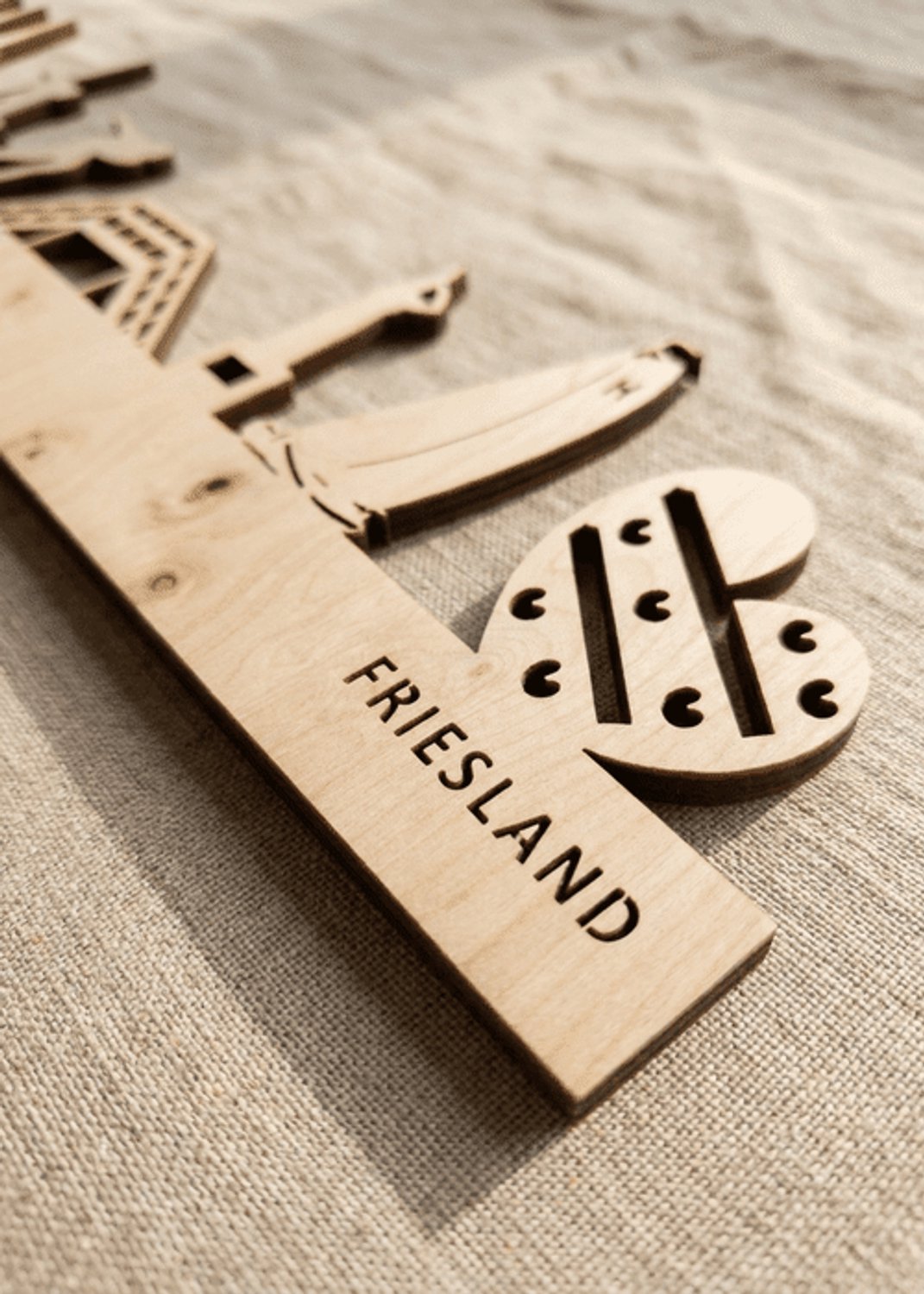Houten Skyline Friesland | Wanddecoratie voor aan de muur | Berken | 100 x 20 cm