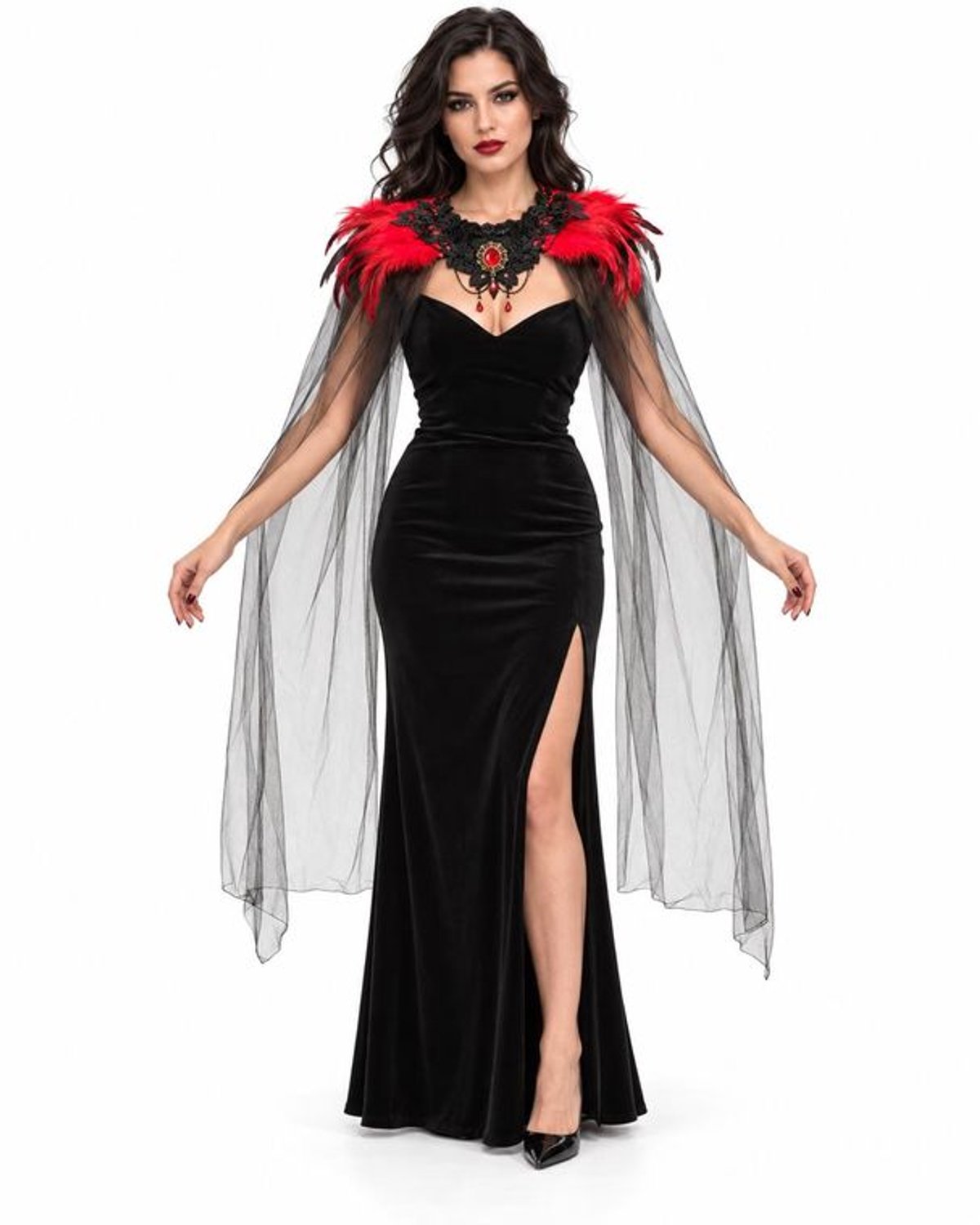 Zwarte Halloween cape met rode veren, transparante stof en decoratief juweel