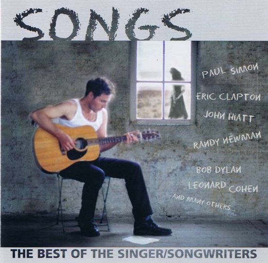 Man in wit hemd bespeelt akoestische gitaar voor een raam; met titellijst van bekende singer-songwriters.