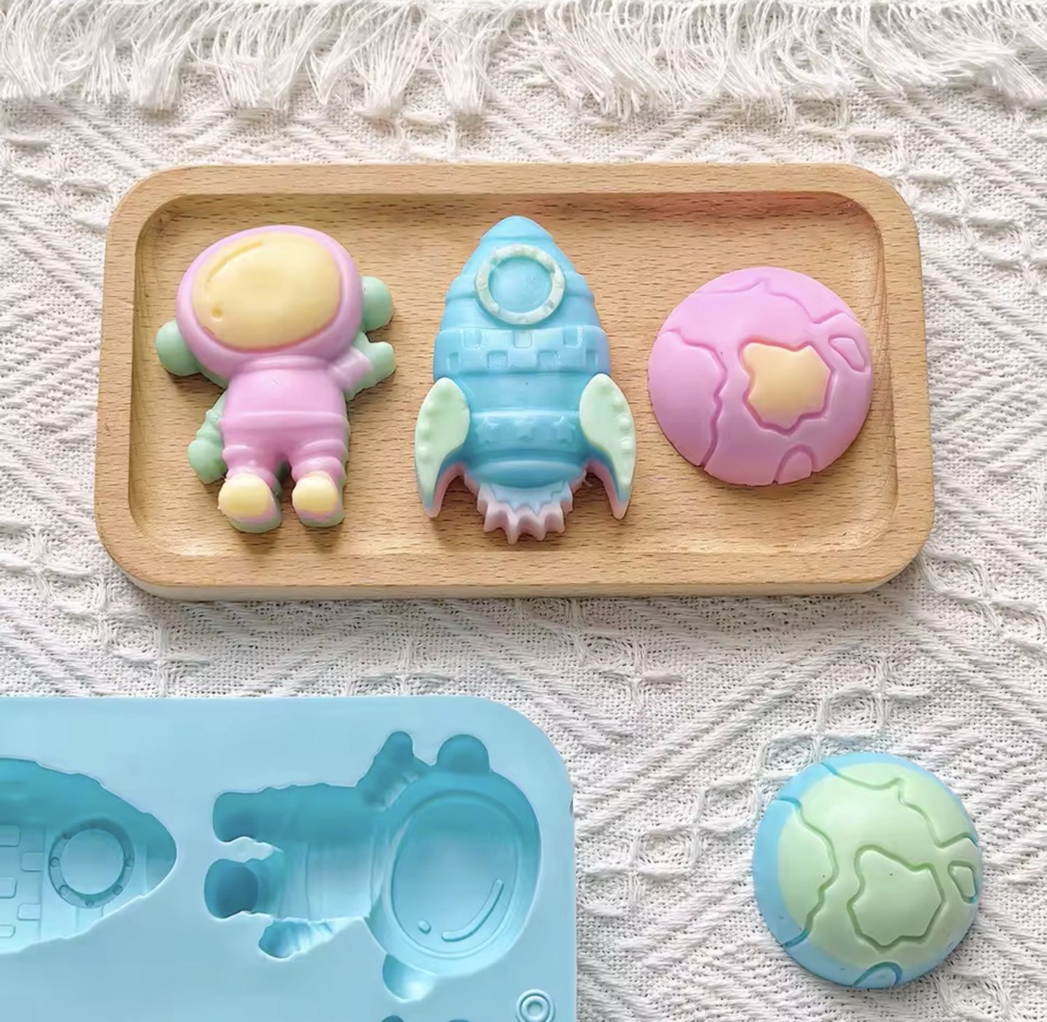 KimDo - Siliconen Raket / Astronaut Mal - 6 Vormen - Bakvormen - Cakevorm - Bakken