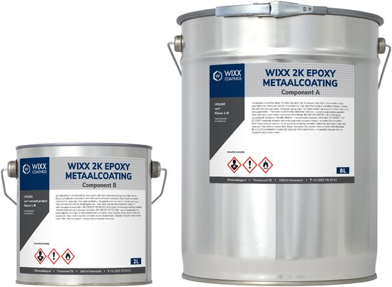 Twee blikken met "WIXX 2K EPOXY METAALCOATING" opschrift, één 8L Component A en één 2L Component B.