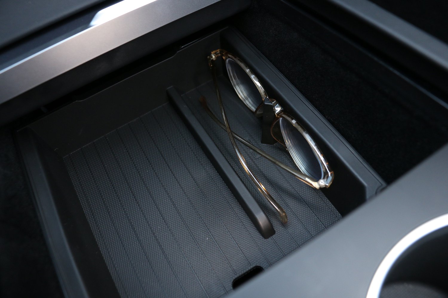 Wieport central control opslag - Geschikt voor Model 3 Highland / Model Y Juniper (2024+)