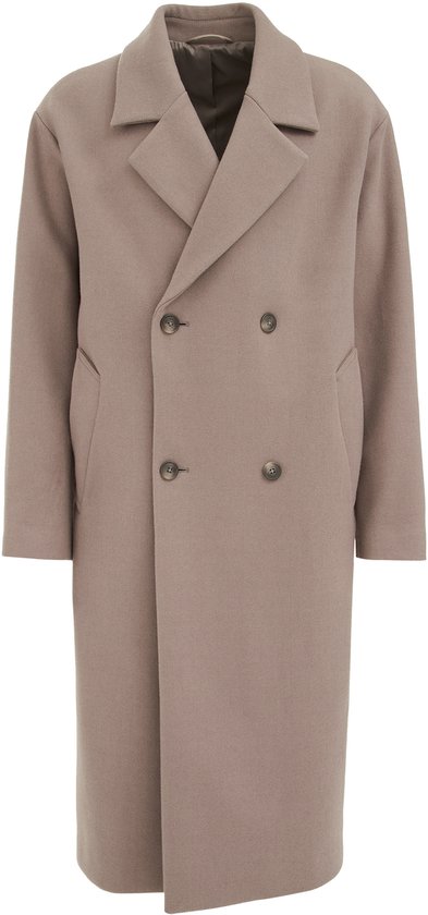 Beige, double-breasted jas voor heren met grote revers en twee knoopsluitingen.