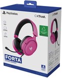 Roze Trust GXT 498 Forta gamingheadset in verpakking, met zichtbare productspecificaties aan de zijkant.