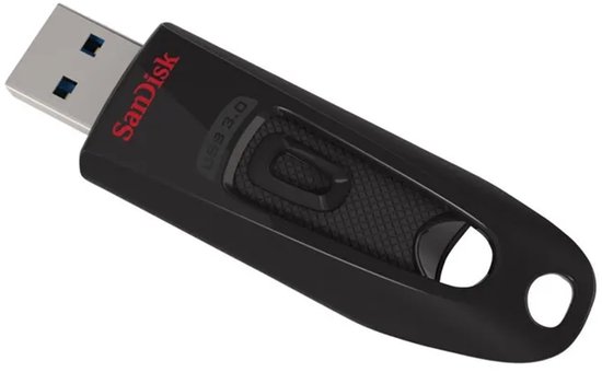 Schuine aanzicht van een zwarte SanDisk USB 3.0-stick met rood logo.