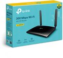 Verpakking van de TP-Link TL-MR6400 4G LTE-router met 300 Mbps wifi en informatie over de simkaart-functie.