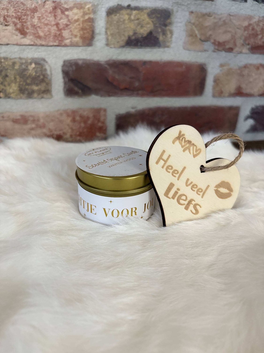 Creaties van hier SOJAKAARS XS - EEN KERSTLICHTJE VOOR JOU - GEUR: Warm Cashmere - 6 cm x 4 cm - 20 uur - kerst - biologisch - met houten hartje