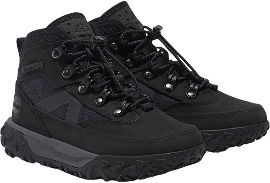 Paar zwarte Timberland kinderlaarzen met veters en grijze, gelaagde zijkanten.