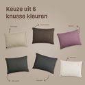 Zes gebreide Kuddle kussens in de kleuren sand beige, mocha brown, old pink, olive green, cozy grey en off white.