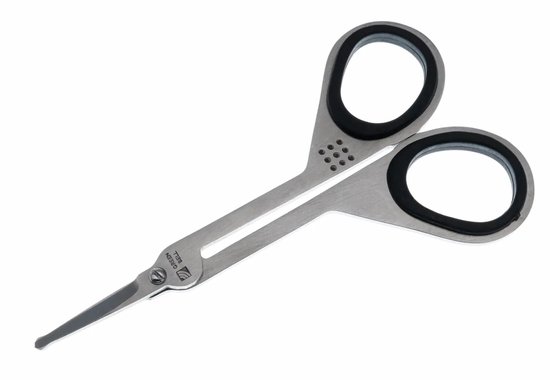 Zilverkleurige neusschaar met zwarte ringen, afgeronde punt en een groen logo op de steel.