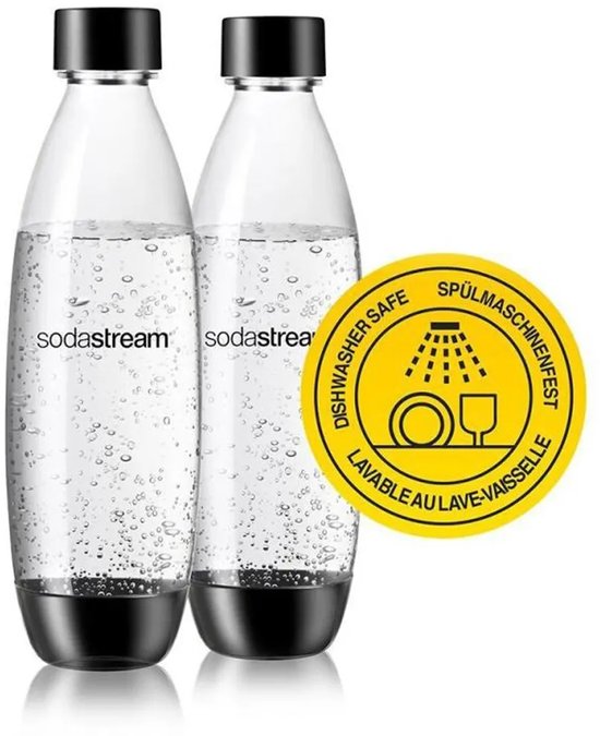 Twee Sodastream flessen, helder met zwarte bodem en dop, met geel vaatwas-symbool.