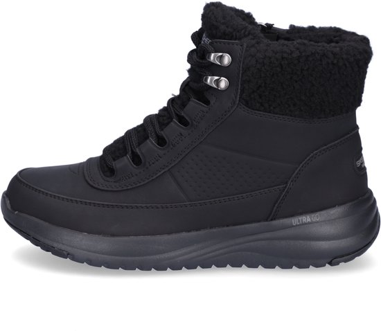 Zwarte Skechers laars met veters, bontkraag en "Ultra Go" op de zool.
