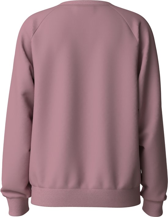 Achterkant van een zachtroze sweater met ronde hals en geribbelde boorden.