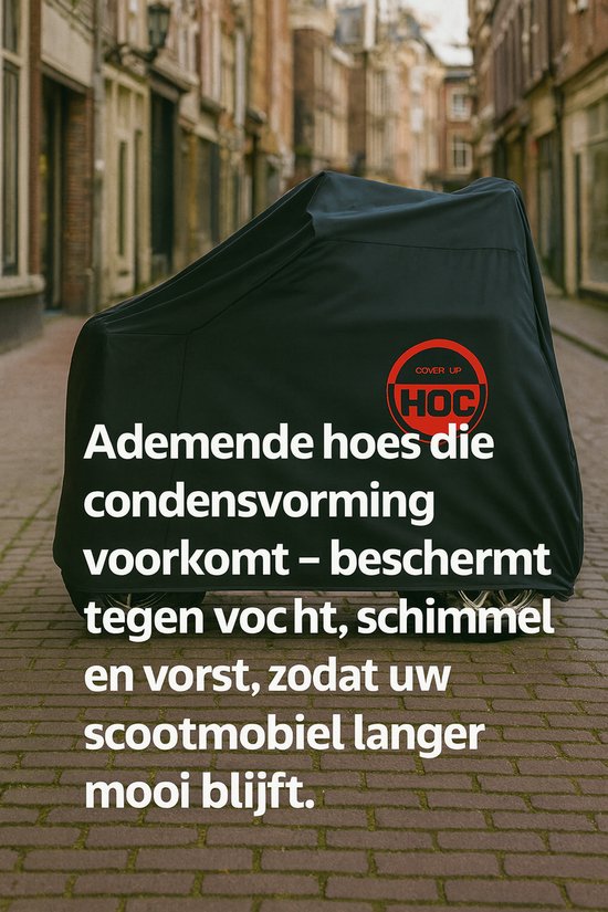 Zwarte ademende scootmobielhoes met rood HOC-logo op straat.