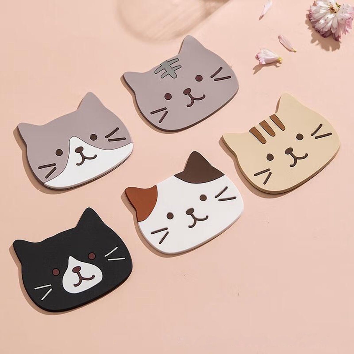 Onderzetters – 5-delige set – Schattig kattendesign – Gemaakt van siliconen – Compact, antislip en hittebestendig – Geschikt voor salontafels, thuisgebruik en cafés, ook leuk als cadeau voor een housewarming of bruiloft.