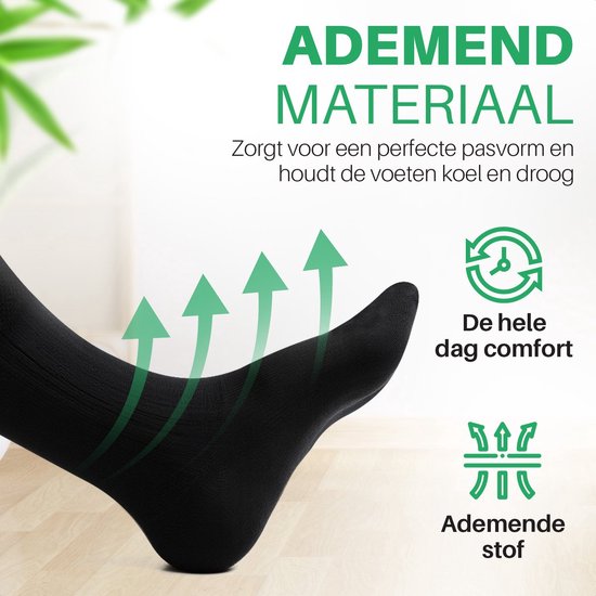 Zwarte sok, met pijlen die ademend materiaal aangeven. De hele dag comfort.