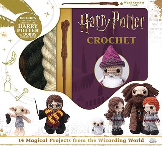 Harry Potter haakpakket met Dobby, Harry Potter, Hagrid, een uil en een toverstok haaknaald.
