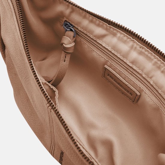 FREDsBRUDER Cuir Sac à épaule bandoulière My Old Friend Halfmoon Bag Caramel Marron clair