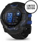 Zwarte Garmin smartwatch met blauwe accenten en "Limited Edition"-sticker.