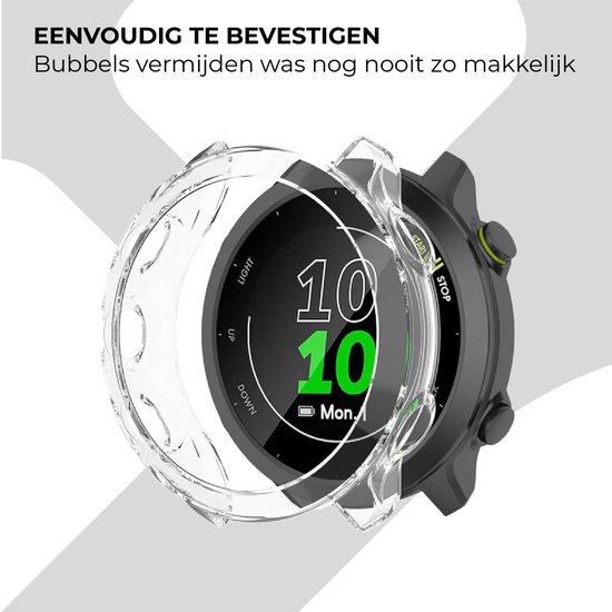 Transparante beschermhoes geplaatst op een Garmin Forerunner 55 smartwatch.