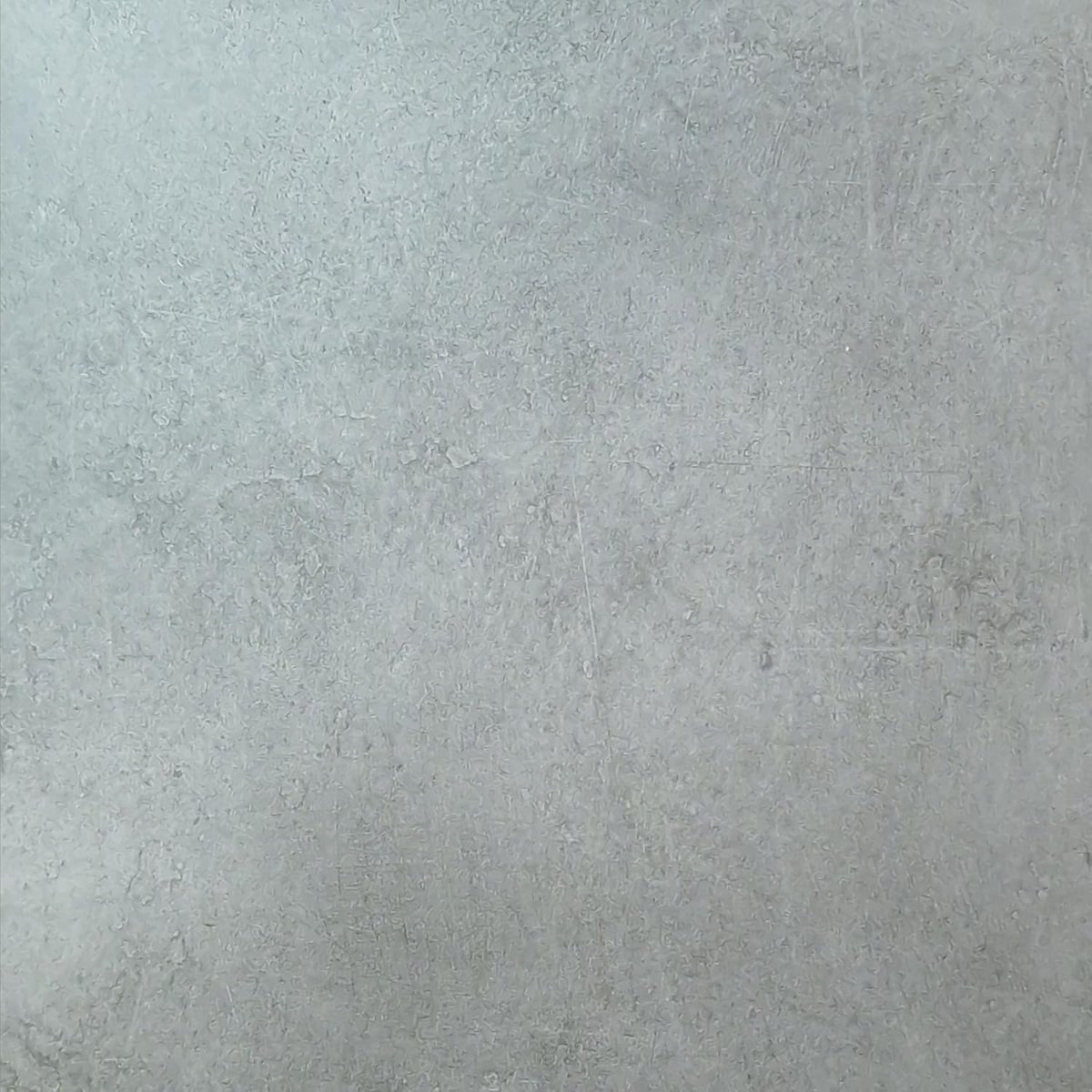TV-meubel met XXL elektrische haard Urbanhome FireStone – Modern hangend lowboard voor woonkamer en eetkamer, 267x45x35 cm, geschikt voor grote TV, cementkleur
