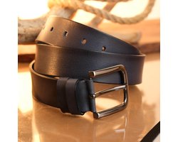 Lynexa - Heren Riem Leer - Premium Buffelleer - Blauw - Metalen Gesp - Inkortbaar - Handgemaakt - Volledig Echt Dik Buffalo Leer - Luxe Broekriem - 4 cm Breed - Cadeau Geschikt - Tijdloos Ontwerp - Ideaal voor Casual - Ideaal voor Zakelijk - Maat 135