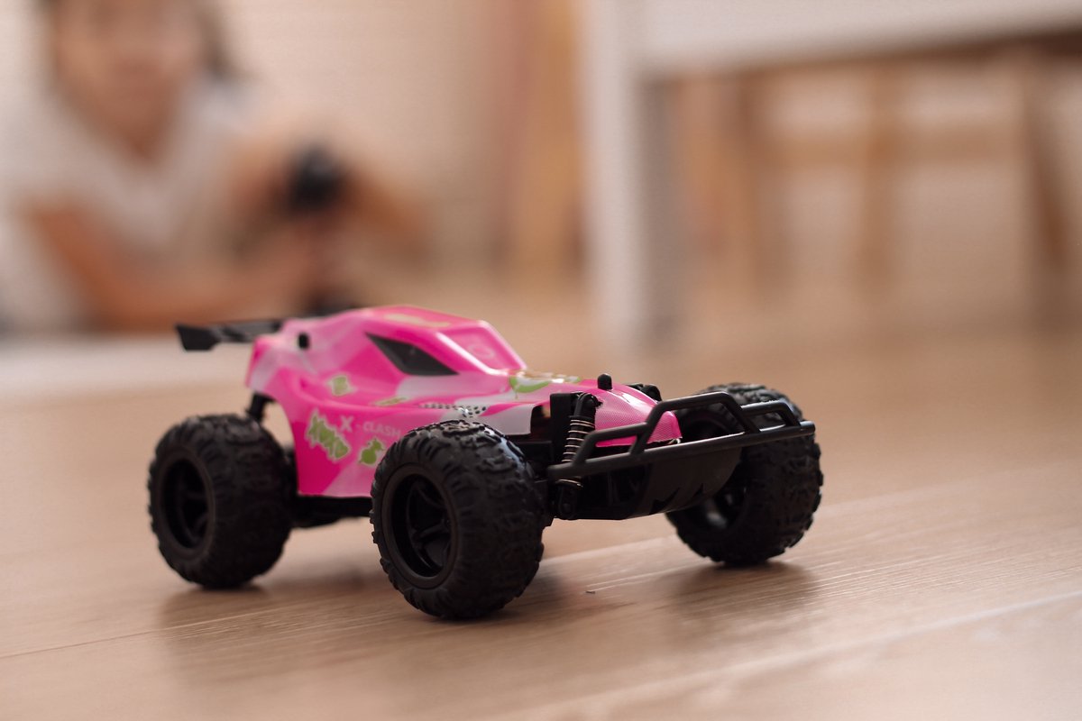 Overmax X-Clash Bestuurbare Auto - 20 km/h - 2 accu’s - Bereik 100m - 2 carrosserie’s - Offroad RC Auto - Buiten & Binnen - Meisjes en Jongens - Afstandsbestuurbare Auto voor Kinderen & Volwassenen — afbeelding 4
