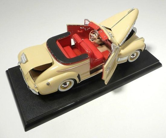 Chevrolet Specil Deluxe 1941 model Welly krémová 1:24 z 471 Kč - llegro