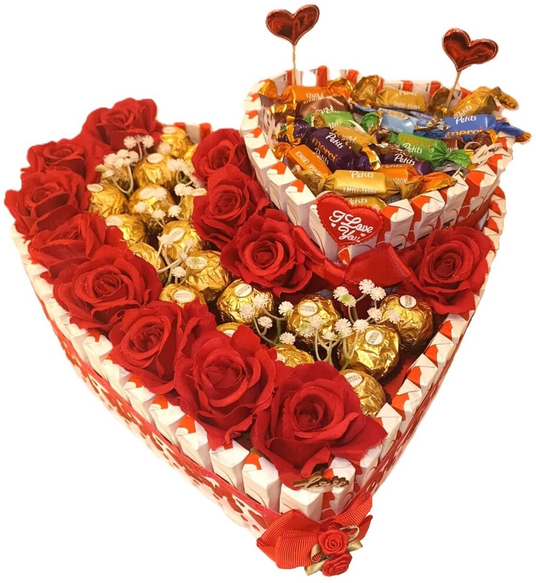 Luxe Hartvormige Chocolade stuk met Ferrero Rocher & Rode Rozen – Romantisch - Luxecadeaumanden