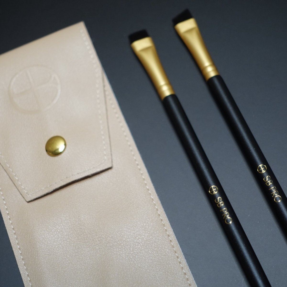 Smart Blend Pro - Kwastenset schuin en recht voor wenkbrauwen of eyeliner - 2 stuks in luxe zakje