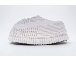 Grappige pantoffels | Sneaker sloffen Wit| Adidas yeezy boost 350 v2 | Binnenschoenen voor Dames en Heren | Cadeau voor tieners en jongeren | Sloffen maat 36 t/m 46 | Sloffen en Pantoffels maat 36, 37, 38, 39, 40, 41, 42, 43, 44, 45, 46