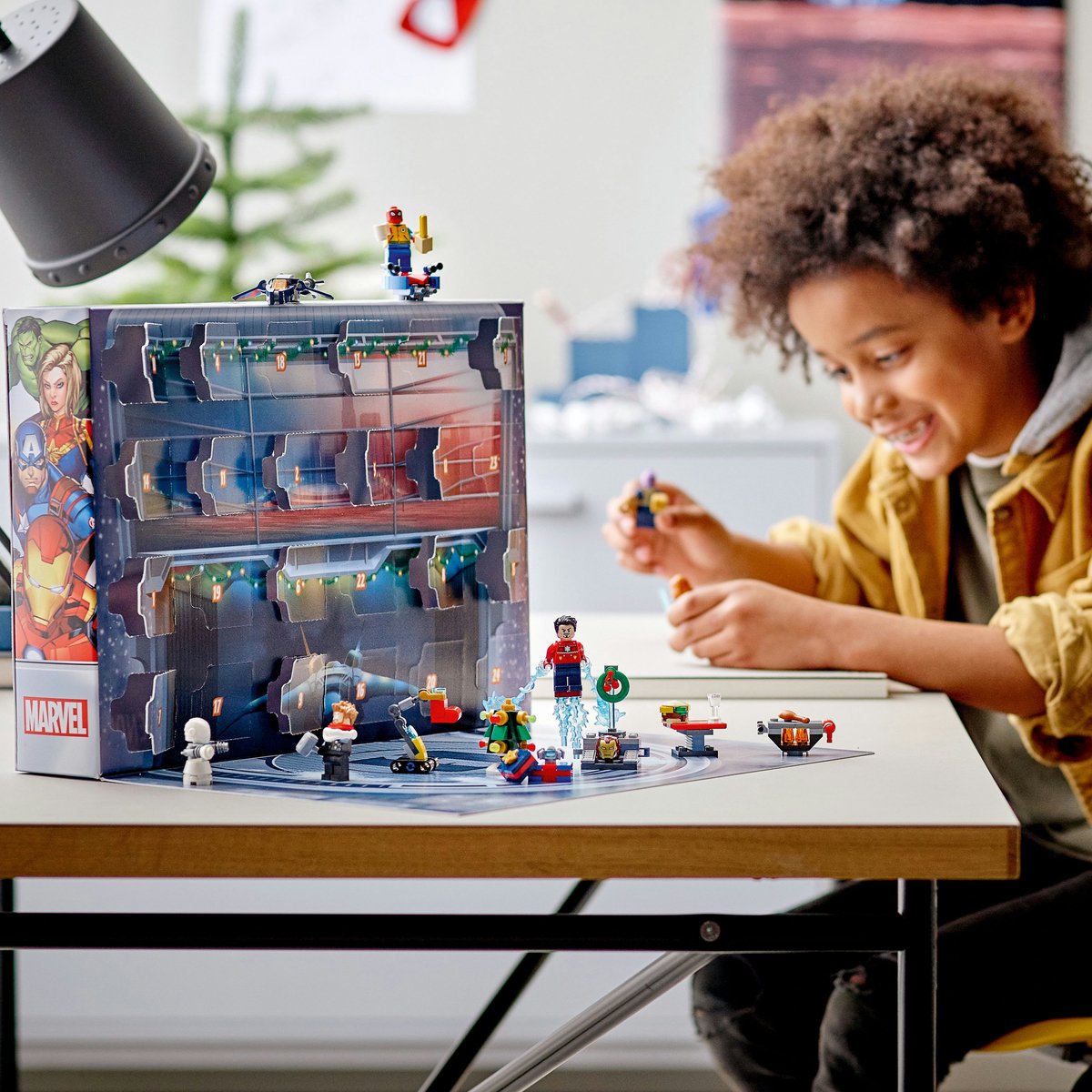 LEGO Super Heroes De Avengers adventskalender 76196 – foto 2