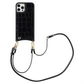 Selencia Hoesje - Geschikt voor Apple iPhone 12 Pro / 12 - Croco Backcover met koord en pashouder - Zwart
