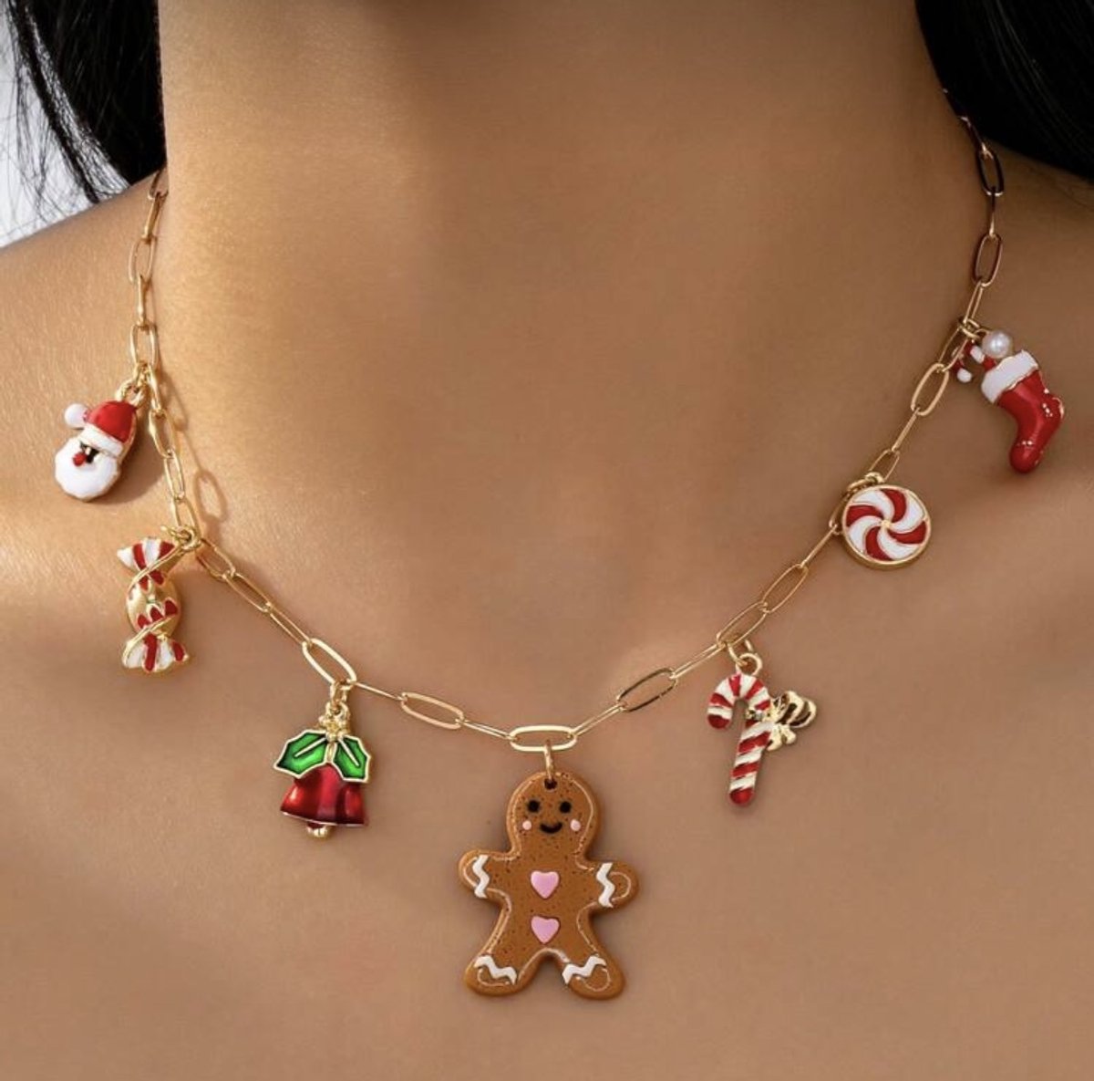 Kerst Ketting met Bedels – Gingerbread Man, Candy Cane & Santa – Goudkleurige Schakelketting – Christmas Charm Necklace – Feestelijke Sieraden voor Dames