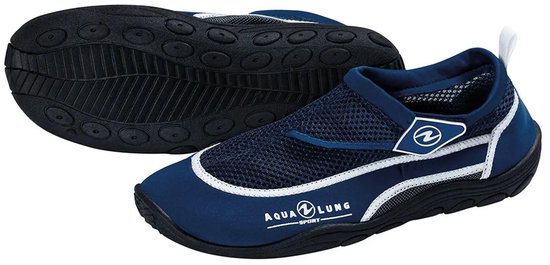 Blauwe waterschoen met witte accenten en Aqualung Sport logo. Zwarte zool.