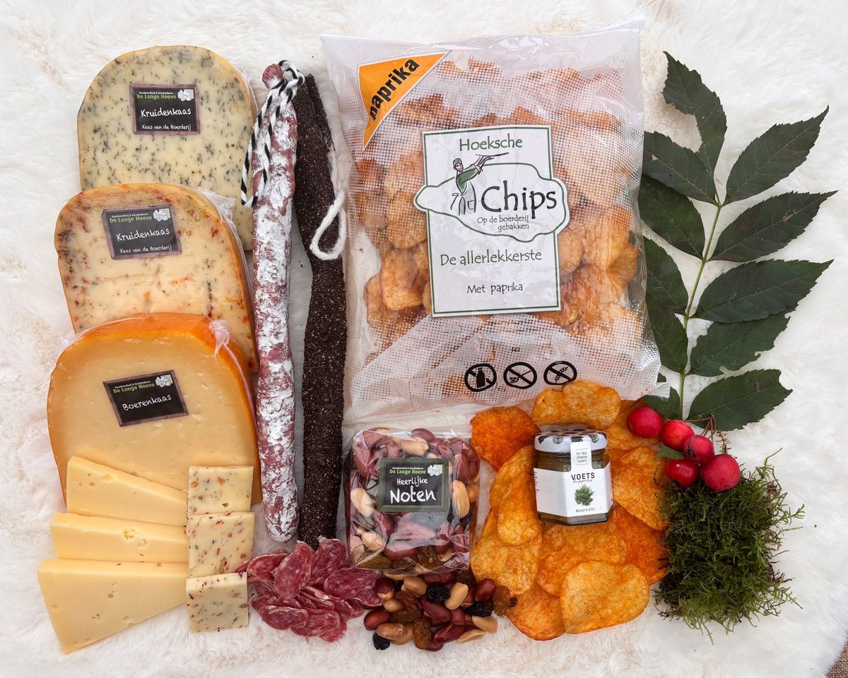 Luxe Kaaspakket & Borrelpakket – De Lange Hoeve | Sinterklaas cadeautjes | Streekproducten Cadeau | Relatiegeschenk of Kerstpakket