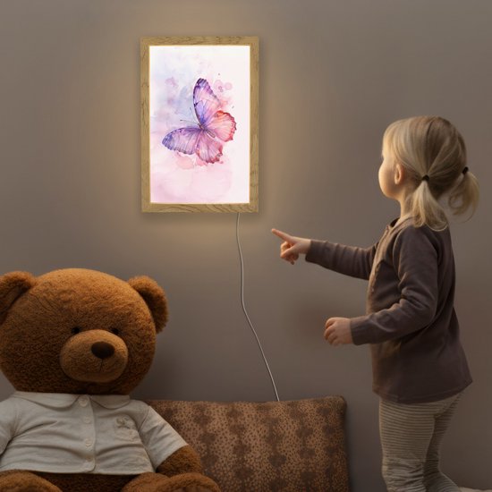 Nachtlampje 20x30 cm - Kinder lampje - Vlinder - Paars - Pastel kleuren - Verf - Tafellamp kinderkamer - Slaapkamer lamp - Bedlamp kinderen - Kinderlampje stopcontact - Wandlamp babykamer - Nachtlampjes van Merkloos — afbeelding 5