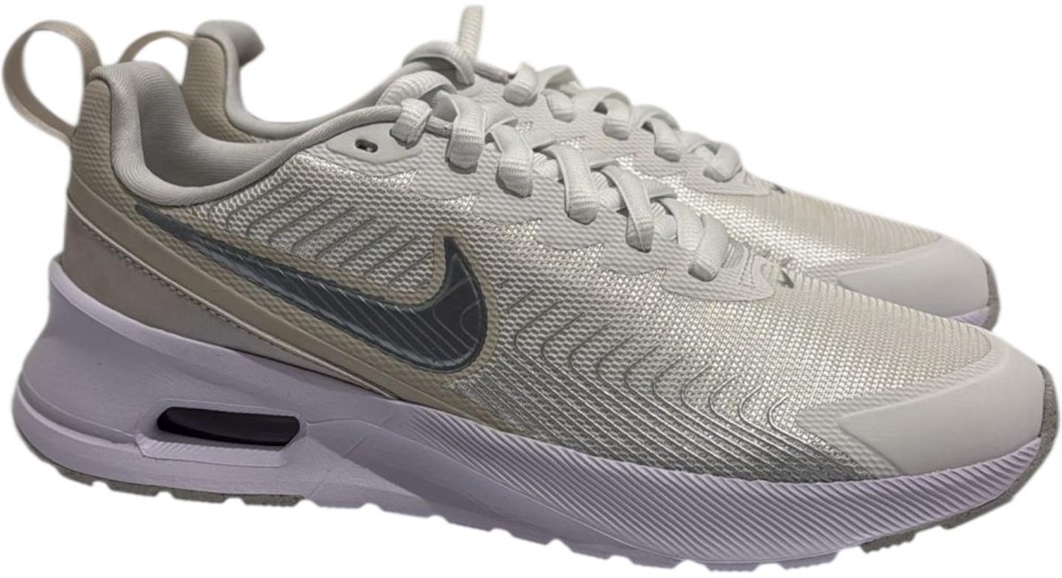 Nike Nike Air Max NuAxis SE - Sneakers - Dames