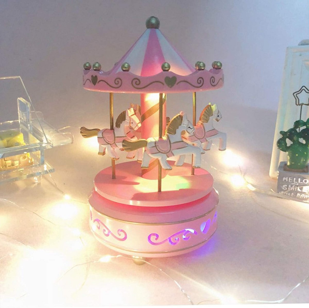 Houten Vintage Muziekdoos Carrousel met 4 Paarden en Kleurrijke Verlichting - Speelgoed en Decoratie voor Kinderen