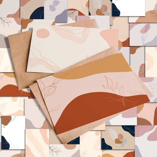 Een stapel wenskaarten in bruin, beige, roze en terracotta tinten, met abstracte patronen en takjes.