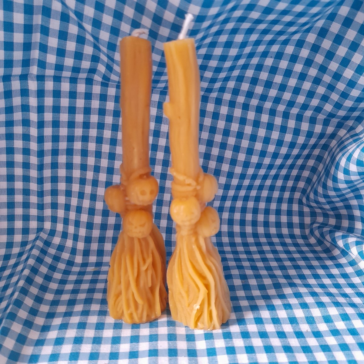 Bijenwas kaars, bezem met pompoenen