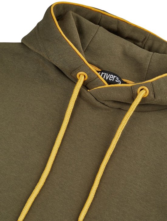 Sluiting van donkergroene hoodie met gele accenten en merklabel.