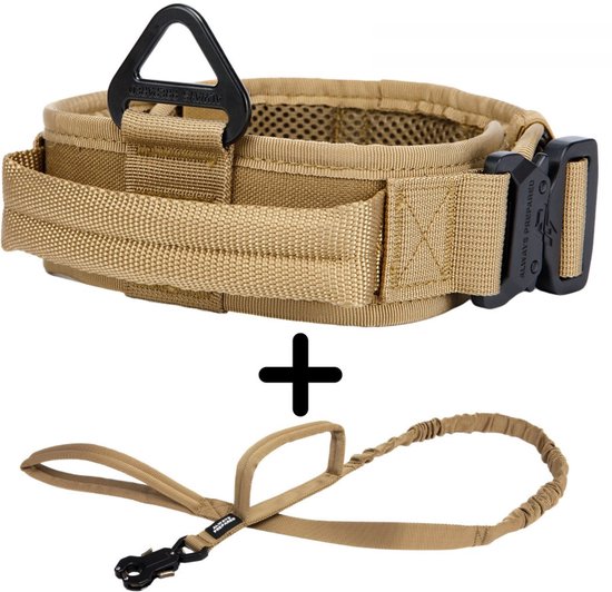 Zandkleurige halsband met metalen gesp en zandkleurige riem met lus.