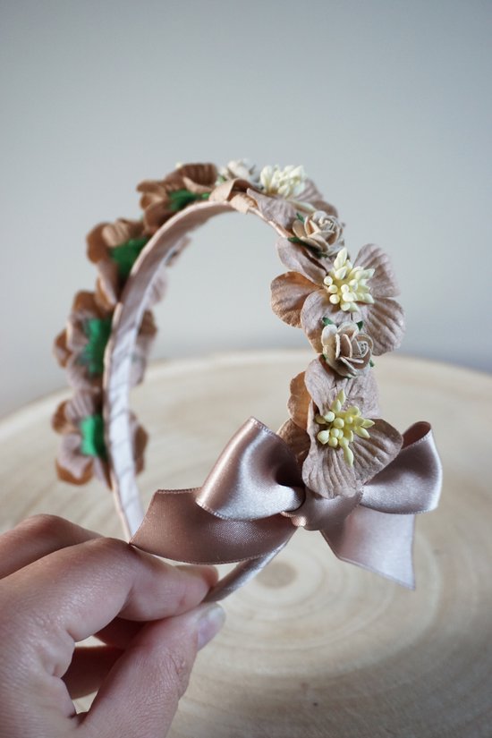 Haarband met bloemen en haarstrik - Luxe haaraccessoires - Donker Beige - Haarband - Bows and Flowers