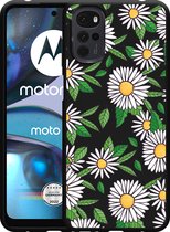 Motorola Moto G22 Hoesje Zwart Madeliefjes - Designed by Cazy