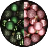 28x stuks kleine kunststof kerstballen velvet roze en dennengroen 3 cm - kerstversiering